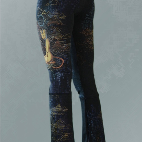 Detailed Yoga pants - Picture 2 of 5